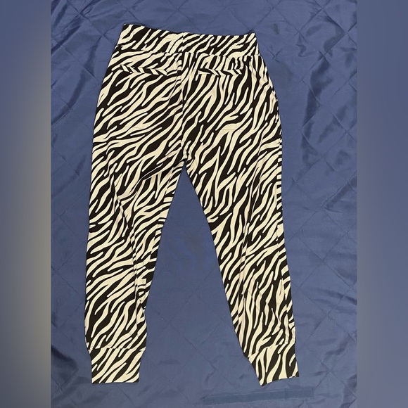 Anthropologie Cabi ATC Zebra‎ Jogger #5868 Black & White Women’s Medium - Picture 9 of 10